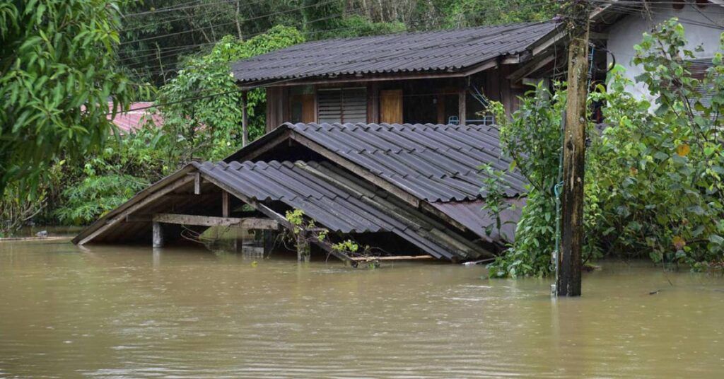 ထိုင်းနိုင်ငံတောင်ပိုင်းတွင် ရေကြီးမှုကြောင့် သေဆုံးသူ ခြောက်ဦးရှိလာ