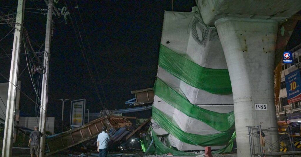 ထိုင်းနိုင်ငံ ဘန်ကောက်မြို့တွင် မိုးပျံအမြန်လမ်း တည်ဆောက်နေသည့် ကရိန်းကားချွတ်ယွင်းမှုကြောင့် လမ်းလျှောက်သွားနေသူ မြန်မာလုပ်သားတစ်ဦး သေဆုံးကာ တစ်ဦး ဒဏ်ရာရရှိ