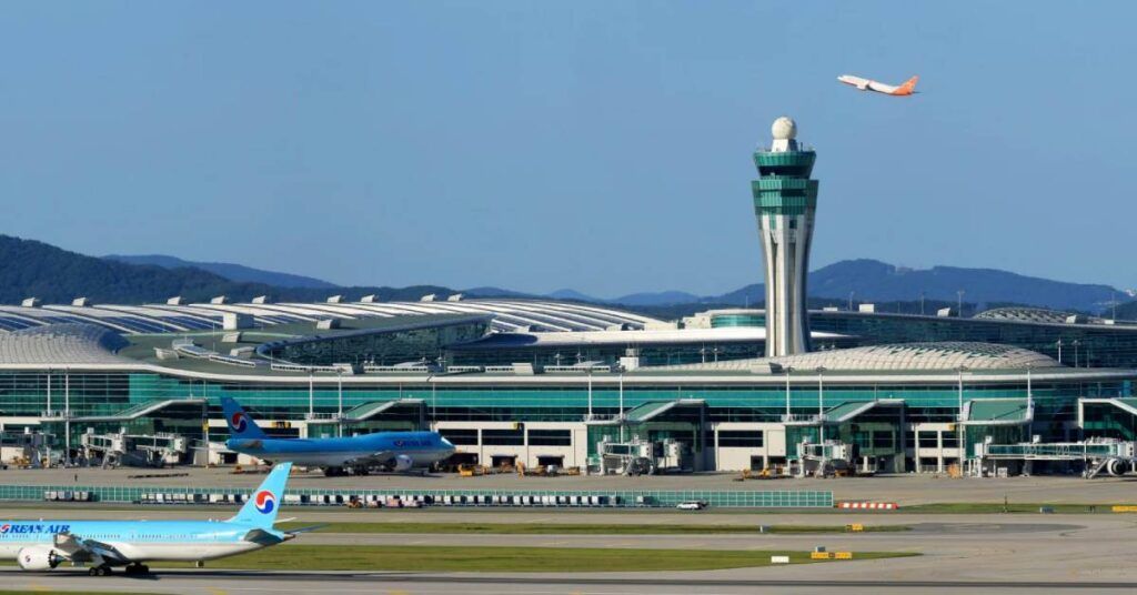 ကိုရီးယားလေဆိပ်များတွင် တားမြစ်ပစ္စည်းများဖြစ်သည့် ကွမ်းရွက်၊ အသားကြော်အစရှိသည်တို့ကို သယ်ဆောင်သဖြင့် မြန်မာလုပ်သားအချို့ ဒဏ်ရိုက်ခံရခြင်းများရှိရာ သယ်ယူခြင်းမပြုရန် အစိုးရပြည်ပအလုပ်အကိုင်အေဂျင်စီ ထပ်မံသတိပေး