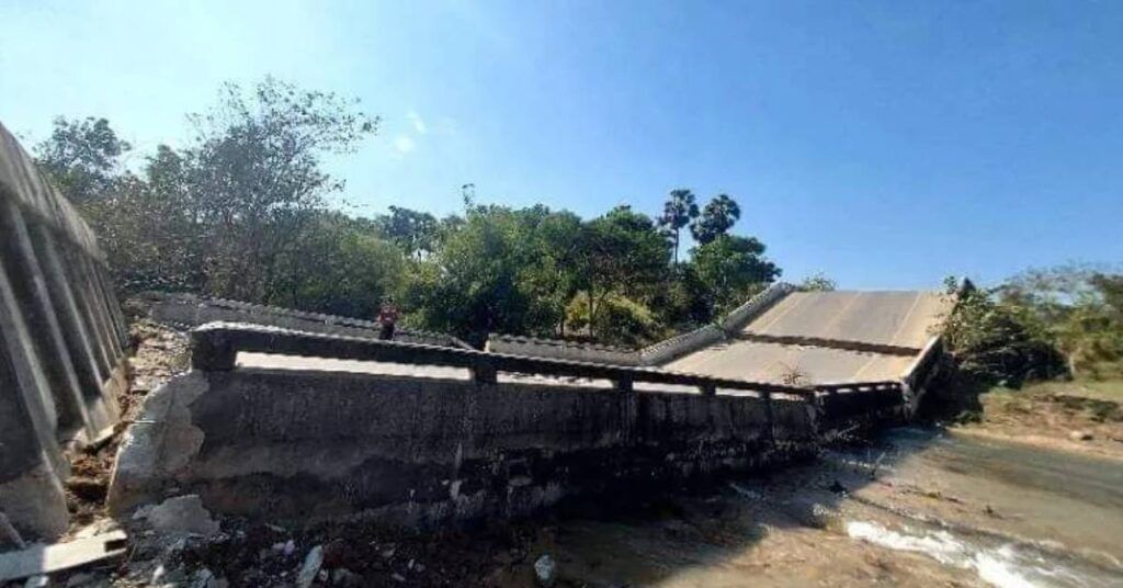 မြဝတီ-ကော့ကရိတ် အာရှလမ်းမကြီးရှိ ကော့နွဲ့တံတား မိုင်းခွဲ ဖျက်ဆီးခံရ