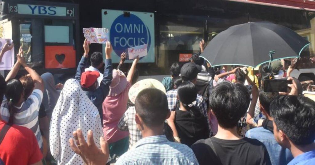 အင်းစိန်အကျဉ်းထောင်မှ နိုင်ငံရေးအကျဉ်းသား တစ်ရာကျော်နှင့် နိုင်ငံခြားသား အကျဉ်းသား ၁၈ ဦးအပါအဝင် စုစုပေါင်း အကျဉ်းသား ၂၄၀၀ ကျော်လွတ်မြောက်