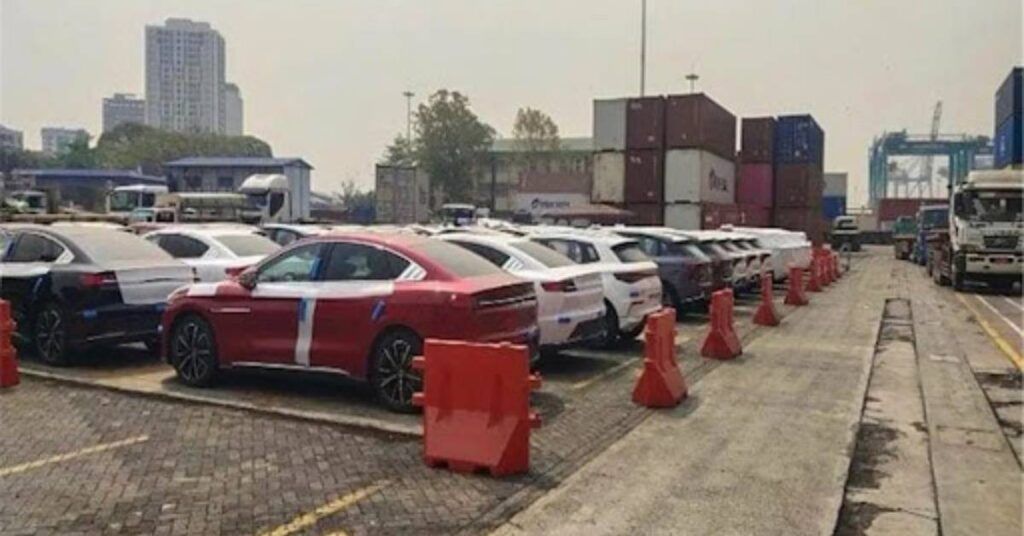 လက်ရှိဘဏ္ဍာနှစ် ရှစ်လအတွင်း ပြည်ပမှ မော်တော်ယာဉ်အစီးရေ ၆၉၀၆ ကျော် တင်သွင်းထားပြီး လူစီးယာဉ် ၁၇၈၀ ကျော်နှင့် ဘတ်စ်ကားအစီး ၅၀ ကျော် ပါဝင်