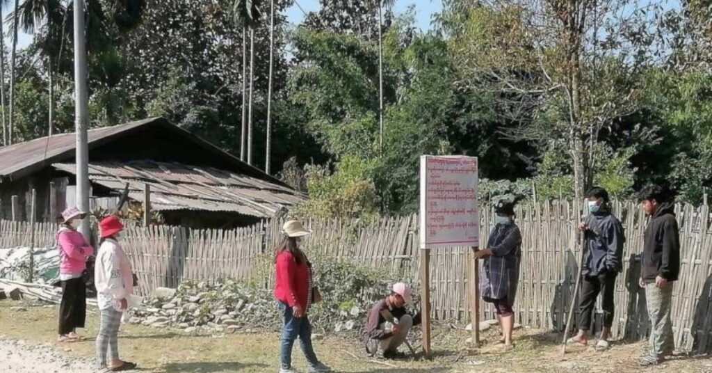 မြစ်ဆုံအနီး ဧရာဝတီမြစ်ကြောင်း တစ်ဝိုက်တွင် ရွှေတူးခြင်းများ မပြုလုပ်ရန် တားမြစ်ချက် ဆိုင်းဘုတ်များ ဒေသခံအချို့ စိုက်ထူ