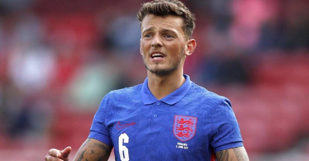 ဘင်ဝှိုက်အား မရွေးချယ်ခြင်းမှာ ကစားသမားကိုယ်တိုင်က လက်ရွေးစင်အသင်းတွင်ကစားရန် ငြင်းဆန်ခဲ့ခြင်းကြောင့်ဖြစ်သည်ဟု ဆောက်ဂိတ် ပြောကြား