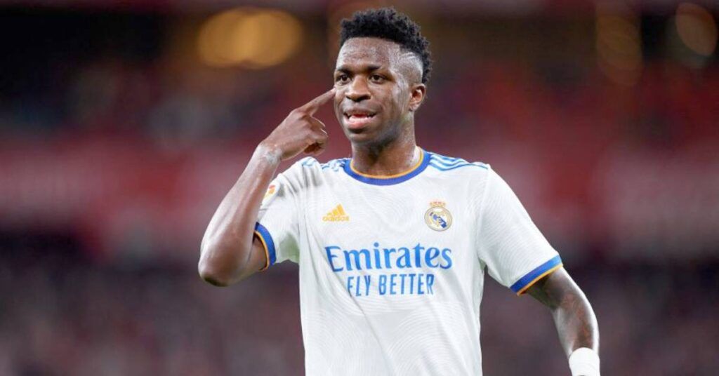 ဗင်နီစီယပ်စ်ကို ယူရိုသန်း(၂၀၀)ဖြင့် ခေါ်ယူရန် ထိပ်သီး(၃)သင်း အသင့်ရှိနေ